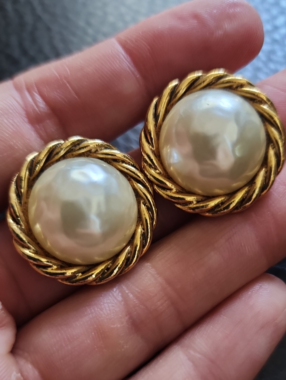 VTG Carolee Clip Earrings
